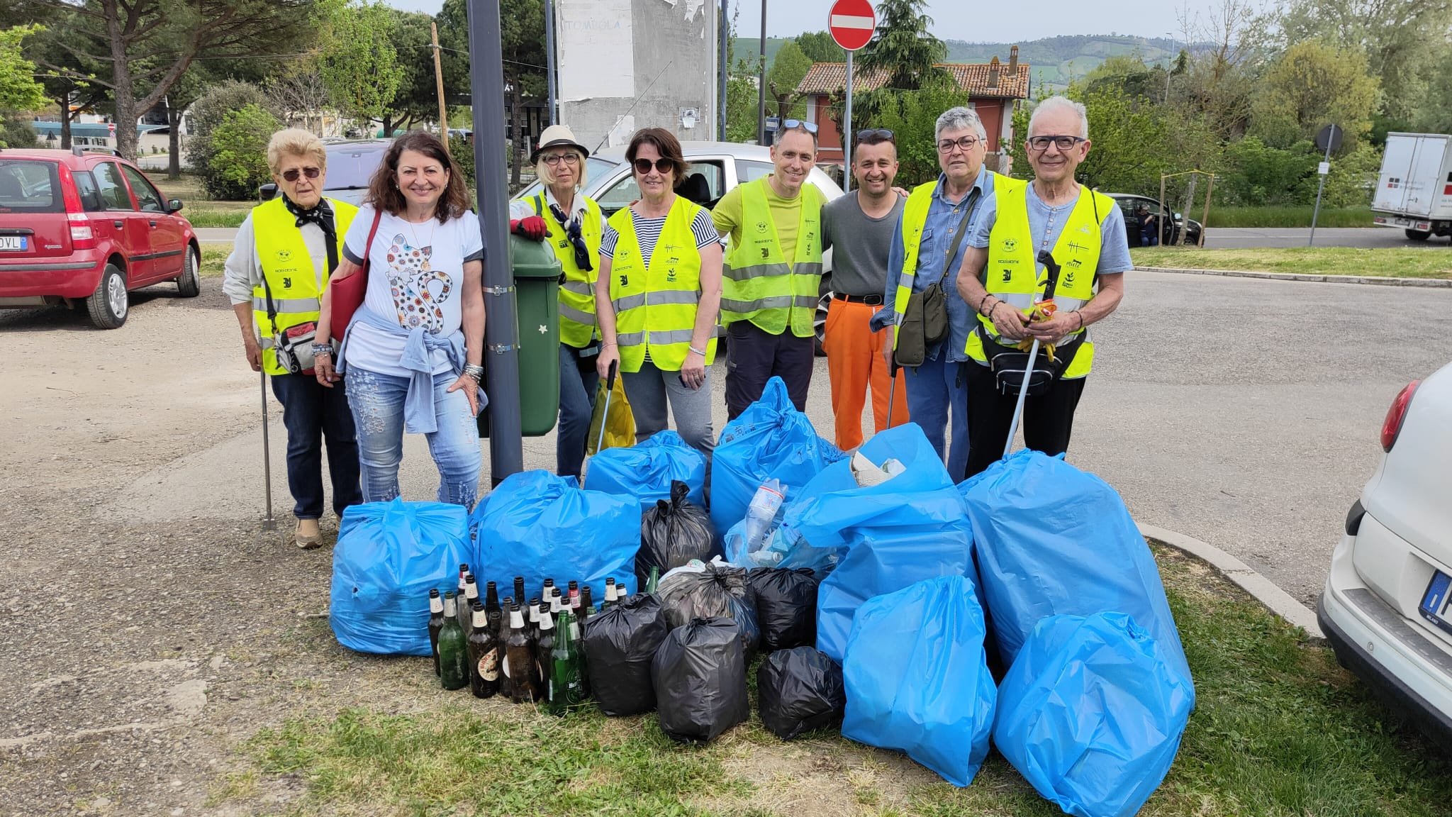 Giornata della Terra/ Con RipuliAmo Imola volontari e scuole a raccogliere i rifiuti